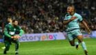 براهيمي يسجل ويقود بورتو لصدارة الدوري البرتغالي