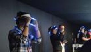 تحذير.. نظارات الواقع الافتراضي تضر البصر