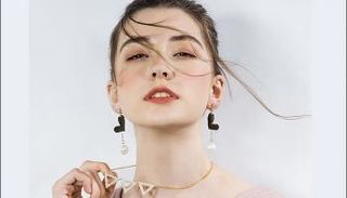 الحسناء الروسية عملت لمدة 13 ساعة