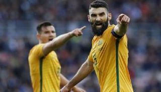 مدرب أستراليا يستدعي القائد جيديناك لملحق المونديال