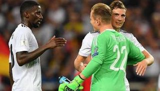 شتيجن يغري برشلونة بضم جورتسيكا