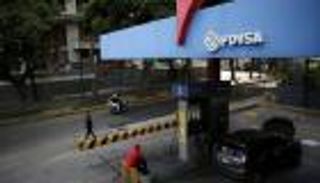 أسعار النفط فوق 61 دولارا بعد تعزيز خفض الإمدادات