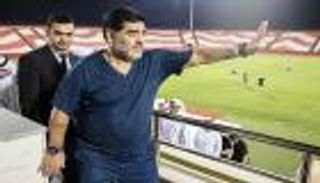 مارادونا: تلقيت عرضا سابقا للعمل مع سامباولي في إشبيلية