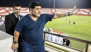 مارادونا: سامباولي عرض عليّ العمل معه في إشبيلية