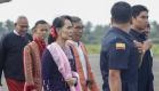 زعيمة ميانمار تزور "أطلال" الروهينجا لأول مرة