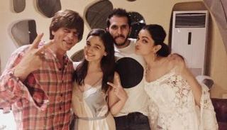 بالصور.. نجوم بوليوود في عيد ميلاد شاروخان