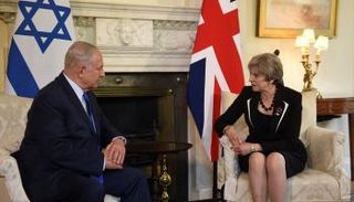 ماي خلال لقائها نتنياهو - رويترز