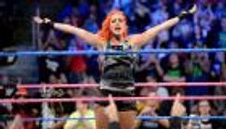 بيكي لينش تحسم نزالا خماسيا وتصبح "قائد فريق سماكدون"