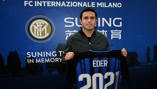 إنتر ميلان يجدد عقد مهاجمه إيدير