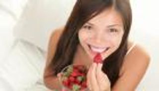 الفواكه والخضراوات الملوثة تهدد خصوبة المرأة