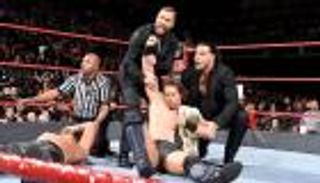 ذا ميز يحتفظ بلقب الإنتركونتيننتال بالفوز على مات هاردي