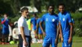 سيموني يضرب بفرمان الاتحاد التونسي عرض الحائط 