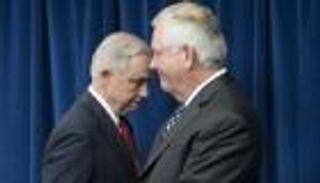 تيلرسون أم سيشنز.. من يطيح به ترامب أولا؟