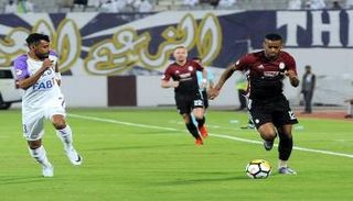 العين يتغلب على الوحدة ويشارك الوصل في صدارة الدوري الإماراتي