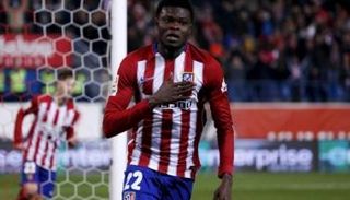 الغاني بارتي يواصل إنقاذ أتلتيكو مدريد بفوز قاتل على لاكورونيا