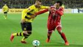 هوملز يكشف سر حذاء الكلاسيكو المقطوع