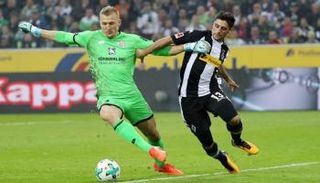 شاهد.. حارس ماينز يفسر لحظة جنونه