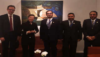 حسين بن إبراهيم الحمادي وزير التربية والتعليم الإماراتي في باريس