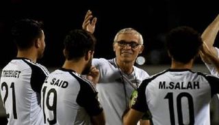 كوبر يفسر استبعاد صلاح وهدفه من موقعة غانا