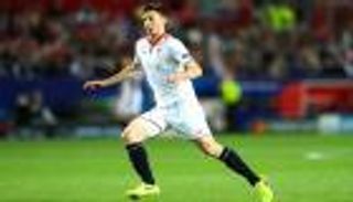 برشلونة يجدد اهتمامه بمدافع إشبيلية