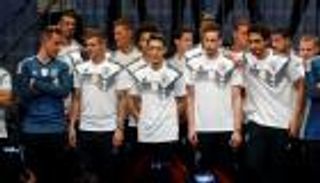 شتيجن يكشف عن رأيه في قميص ألمانيا "الأبيض"