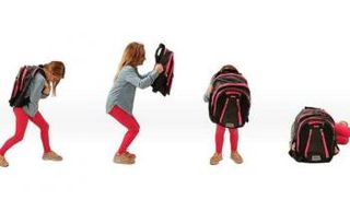 استخدام الحقيبة المدرسية بمثابة درع ضد الرصاص - أرشيفية