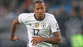 بواتينج يخرج من حسابات لوف لودية إنجلترا