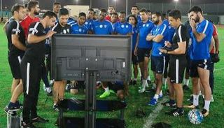 الهلال يستعد لليابانيين بالأجهزة الذكية