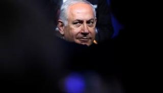 نتنياهو ملاحق باتهامات في 3 قضايا فساد (رويترز)