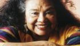 ملكة كولومبيا الموسيقية توتو لامومبوزينا في افتتاح "اللوفر أبوظبي"