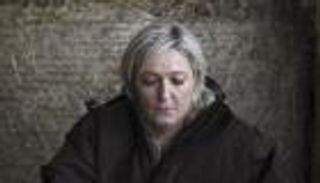 ملاحقة لوبان قانونيا تثير الجدل في فرنسا