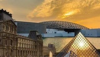 صورة تجمع بين اللوفر أبوظبي واللوفر باريس