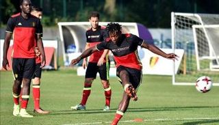 باتشواي لاعب بلجيكا يغيب للإصابة