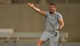 مدرب أهلي جدة يعترف بوجود أخطاء رغم الصدارة