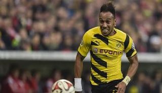 أوباميانج عرض نفسه على برشلونة لخلافة نيمار