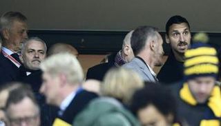 صحيفة تكشف سبب حضور مورينيو لمباراة إيطاليا والسويد