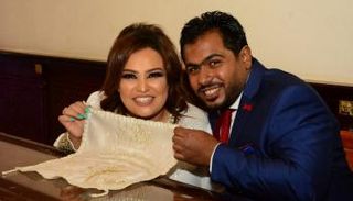 ويزو وعريسها خلال عقد القران