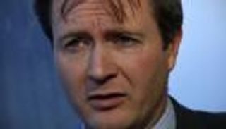 بريطاني يسعى لاستعادة زوجته وابنته المحتجزتين في إيران