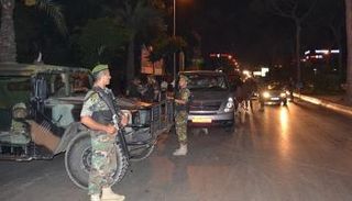 قوات من الجيش اللبناني خلال عمليات مداهمة