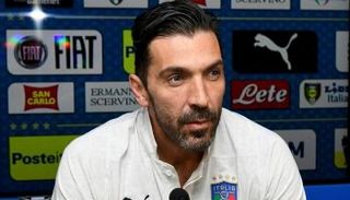 بوفون يعد بكتابة التاريخ أمام السويد