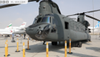 القوات المسلحة الإماراتية تبرز مروحيتين في معرض دبي