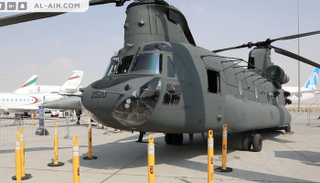 مروحية شينوك لنقل الجنود والعتاد