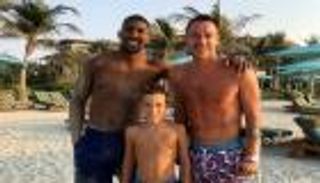 جوشوا وتيري يظهران في دبي