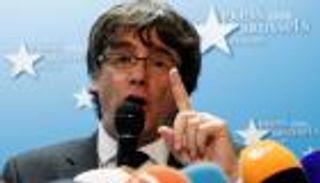 مفاجأة.. زعيم كتالونيا المعزول يتجه للتخلي عن الانفصال