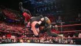 سترومان يسحق ذا ميز ويصد اعتداء كين