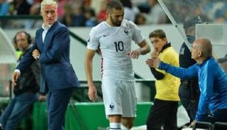 بنزيمة يستبعد العودة لفرنسا