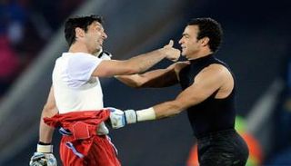 الحضري حزين لعدم مقابلة بوفون فى المونديال