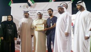 صورة جماعية مع الشيخ سعيد بن طحنون آل نهيان