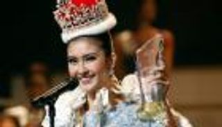 بالصور.. إندونيسية تحصد لقب ملكة الجمال الدولية لعام 2017