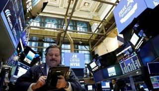 شكوك خطة الضرائب تخيم على البورصة الأمريكية